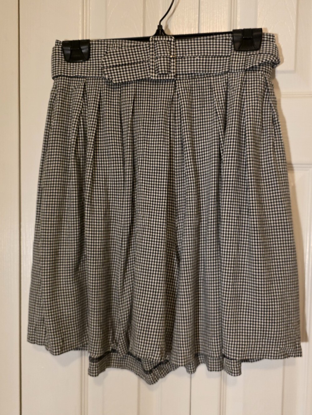 Vintage Ivoire High-Waist Black & Ivory Gingham Pleated Shorts with Belt Size 11